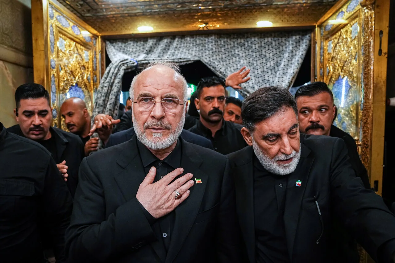 اشکهای قالیباف در زیارت حرم امام حسین(ع) در کربلای معلی
