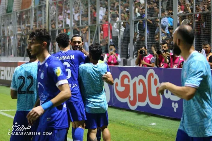 شادی گل محمدرضا آزادی؛ نساجی - استقلال