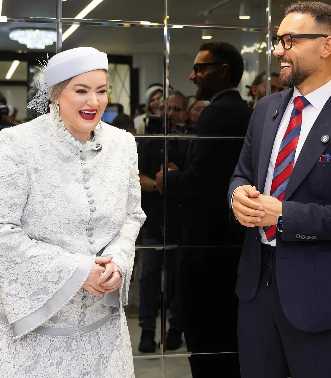 نعمیه نظام‌دوست در لباس مجلسی