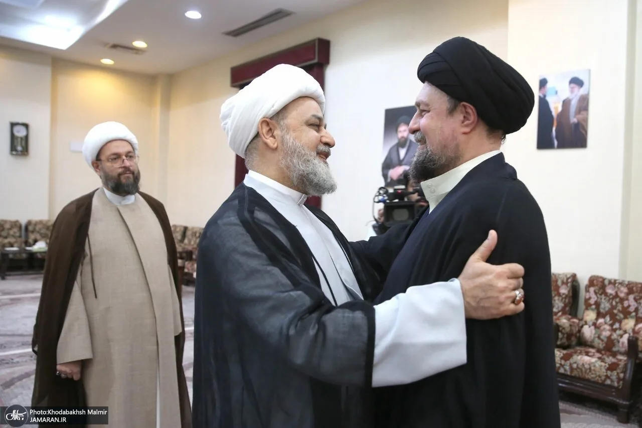 خوش و بش مهمانان خارجی با سیدحسن خمینی در مراسم چهلمین کنفرانس وحدت اسلامی + تصاویر