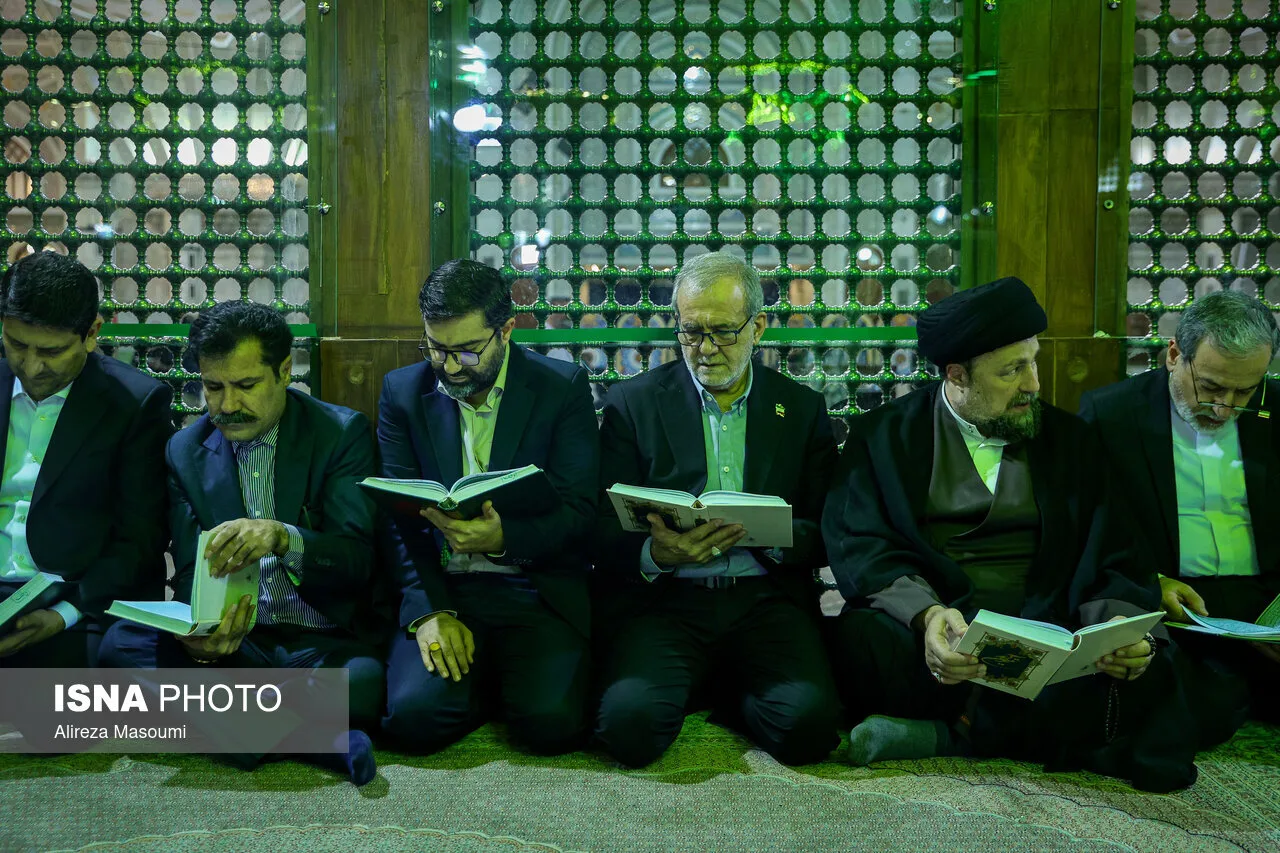اعضای دولت چهاردهم در حرم امام خمینی/ فاتحه خوانی معاونان پزشکیان بر مراز آیت الله هاشمی رفسنجانی/ عراقچی همنشین سید حسن خمینی شد+ تصاویر