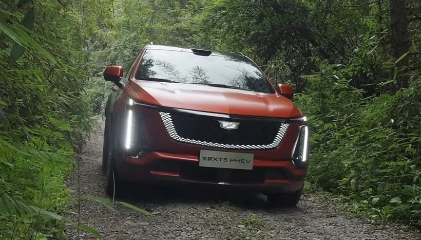 کادیلاک XT5 پلاگین‌هیبریدی