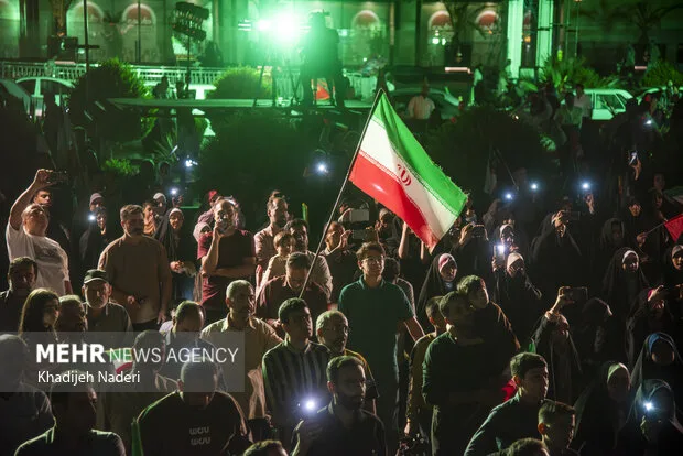 مراسم گرامیداشت رهبر شهید و تبیین شخصیت رهبر معظم انقلاب در اصفهان