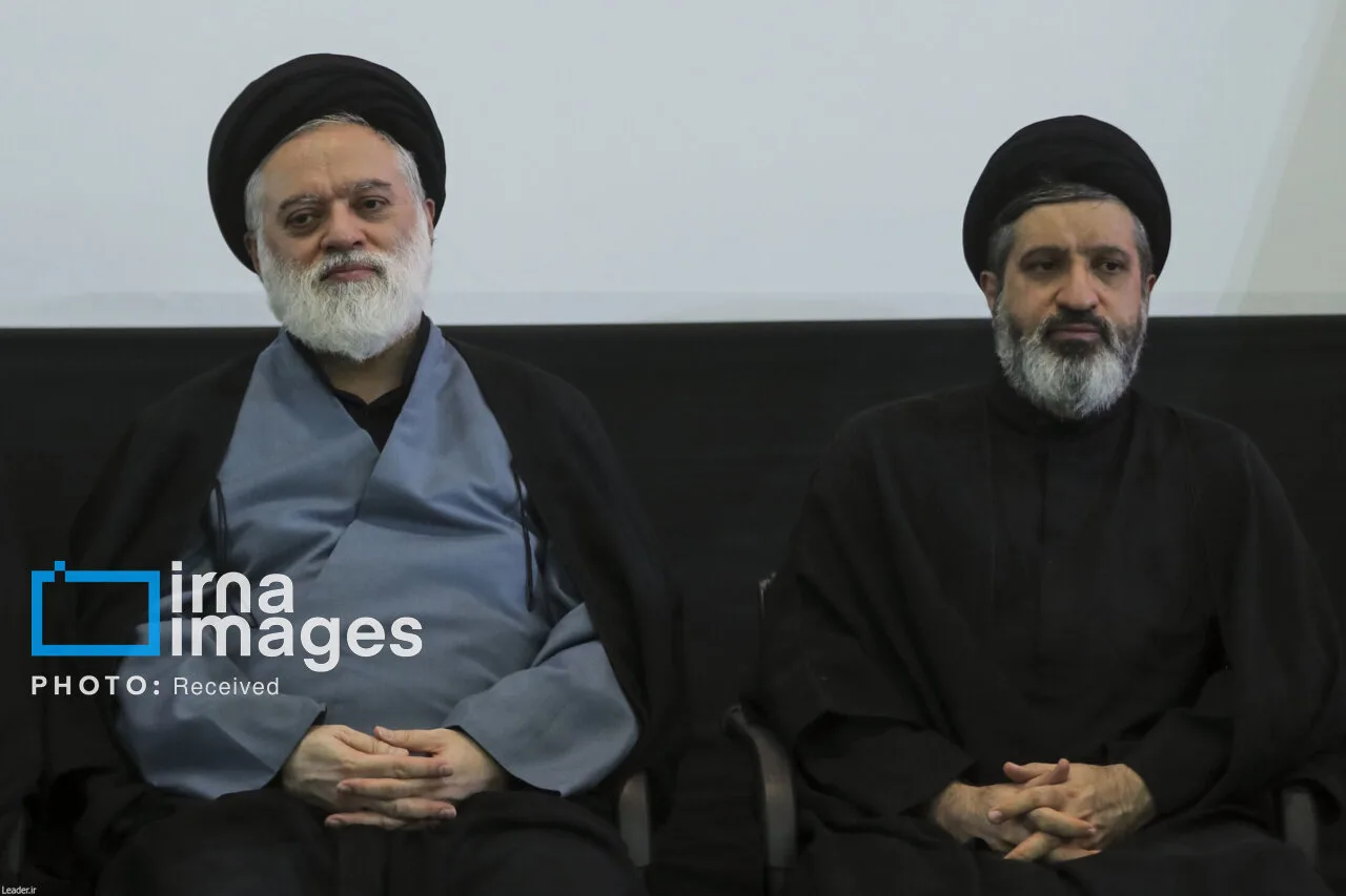 خوش آمد گویی فرزندان رهبر شهید به پزشکیان در مراسم چهلم رهبر شهید