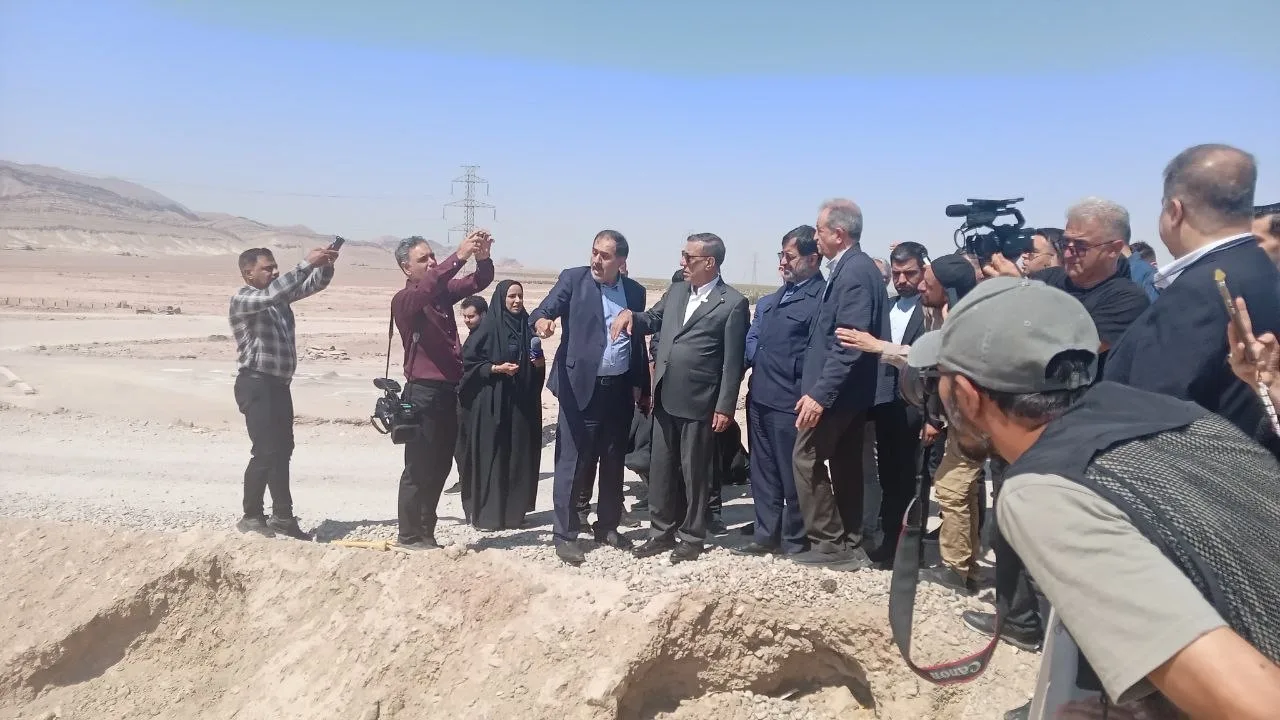 بازدید معاون اجرایی رئیسجمهور از کمربندی شهید سلیمانی قم