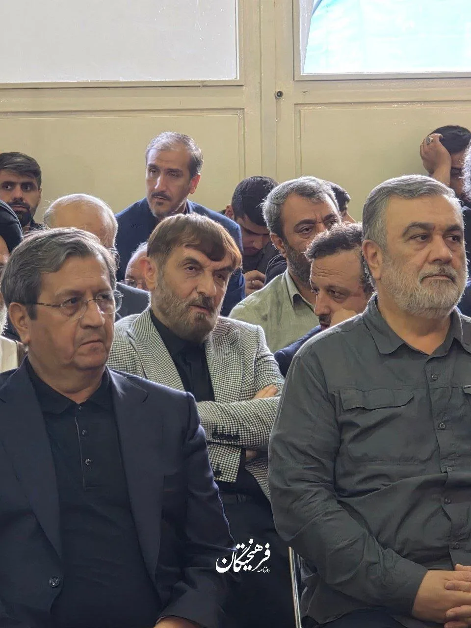 مسئولان دولت پزشکیان در مراسم چهلم رهبر شهید/ وزیر ارتباطات و رئیس کل بانک مرکزی در یک قاب + تصاویر