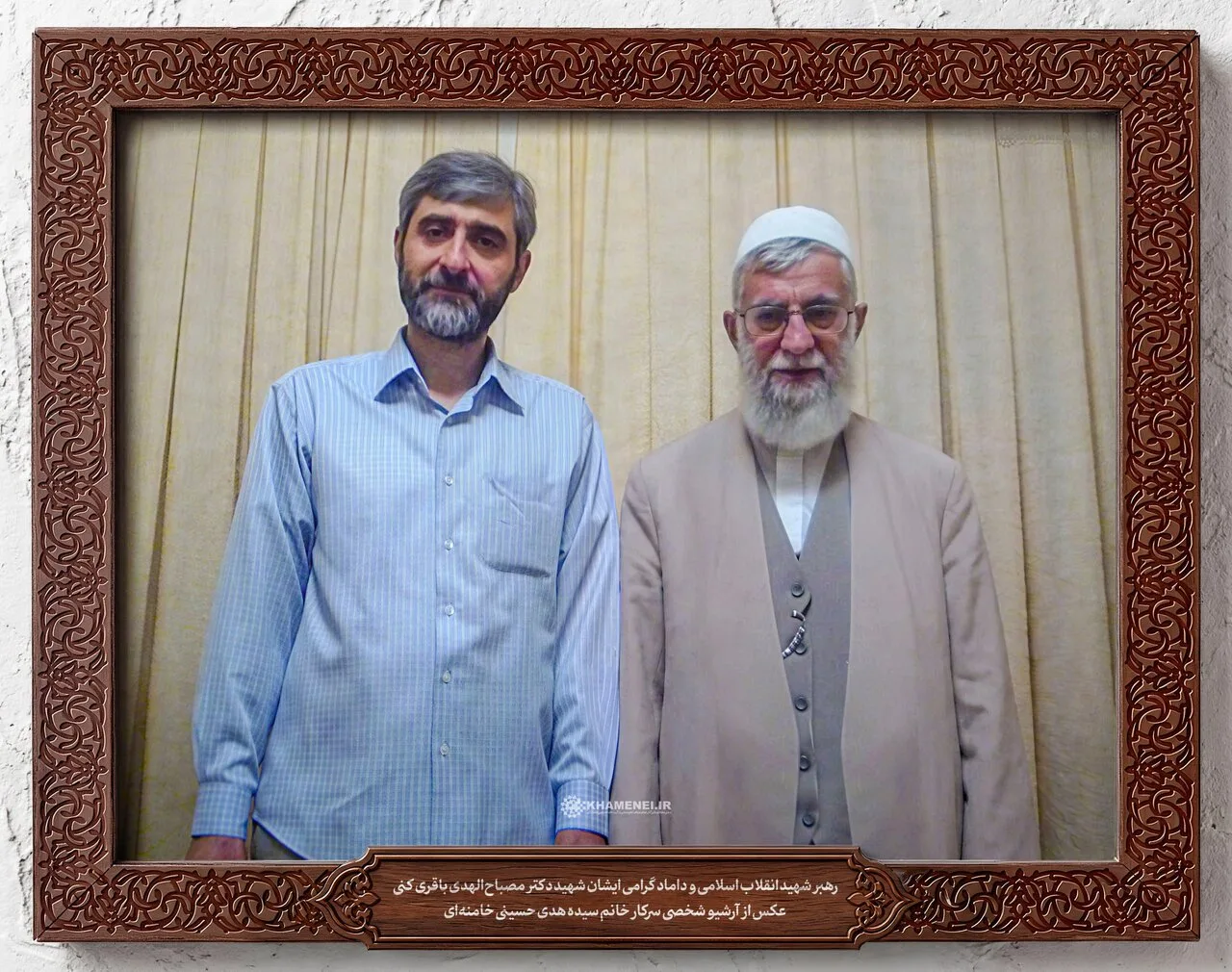 قابی دیده نشده از داماد رهبر شهید در کنار ایشان+ عکس