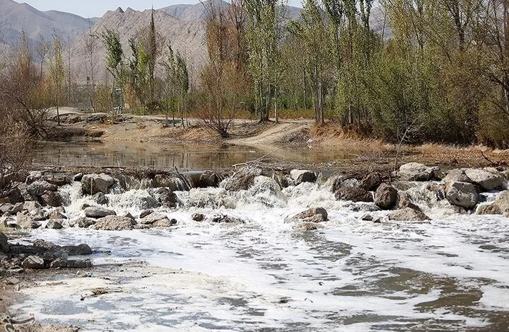 باغات اصفهان در محاصره کمآبی؛ جهاد کشاورزی توسعه را متوقف کرد