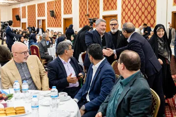  الیاس حضرتی، رئیس شورای اطلاع رسانی دولت در نشست صمیمی وزیر جهاد کشاورزی با خبرنگاران