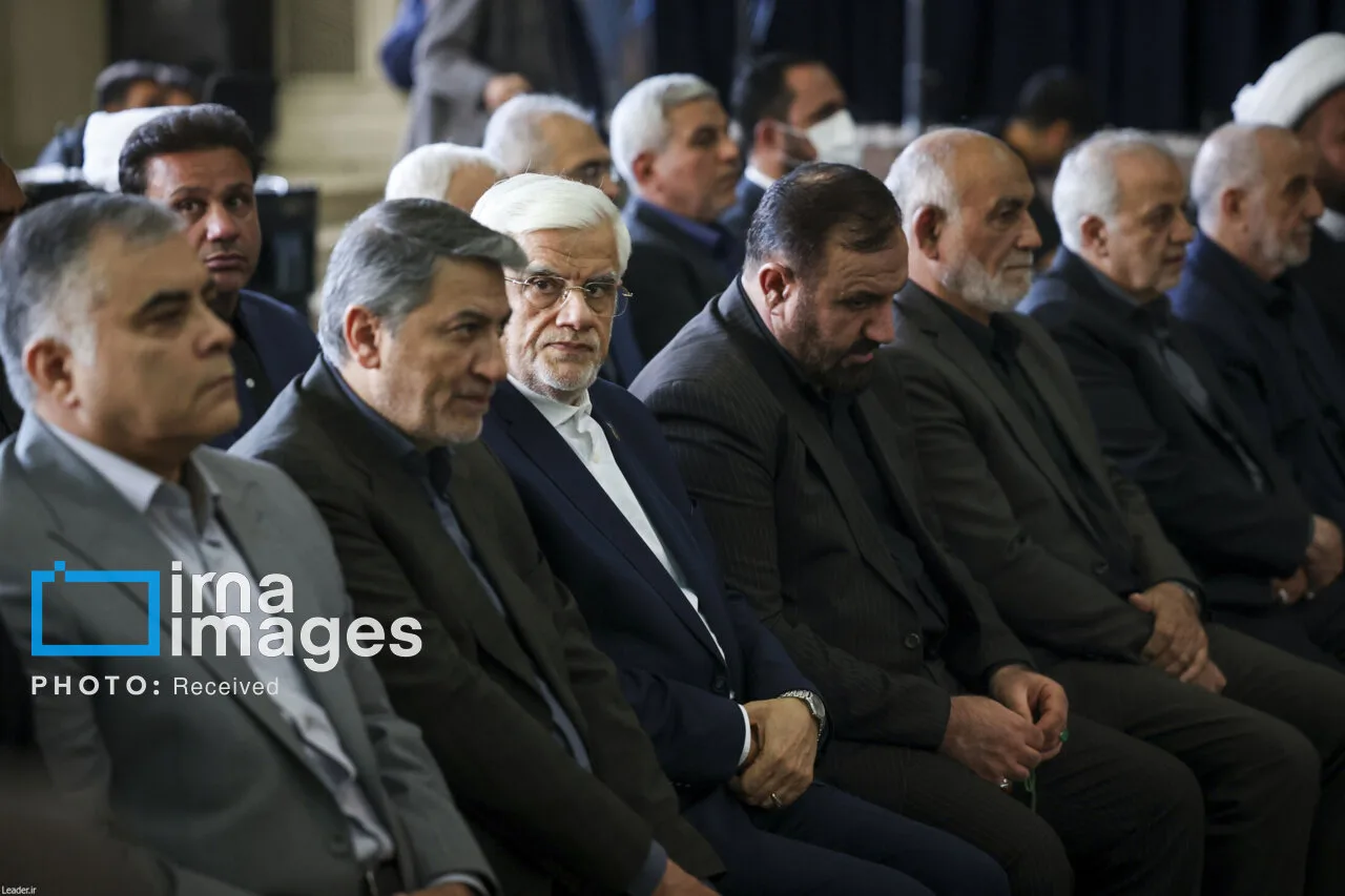 فرمانده و جانشین فرمانده نیروی قدس در مراسم چهلم رهبر شهید/ حضور سردار قاآنی با لباس شخصی/ عارف و محسن هاشمی هم آمدند+ تصاویر
