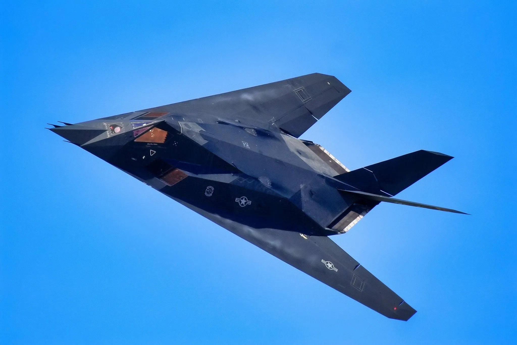 جنگنده پنهانکار F-117