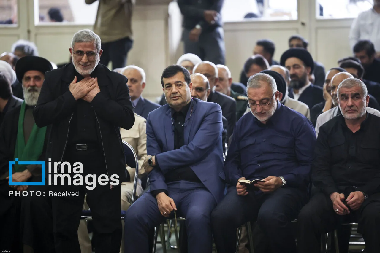 فرمانده و جانشین فرمانده نیروی قدس در مراسم چهلم رهبر شهید/ حضور سردار قاآنی با لباس شخصی/ عارف و محسن هاشمی هم آمدند+ تصاویر