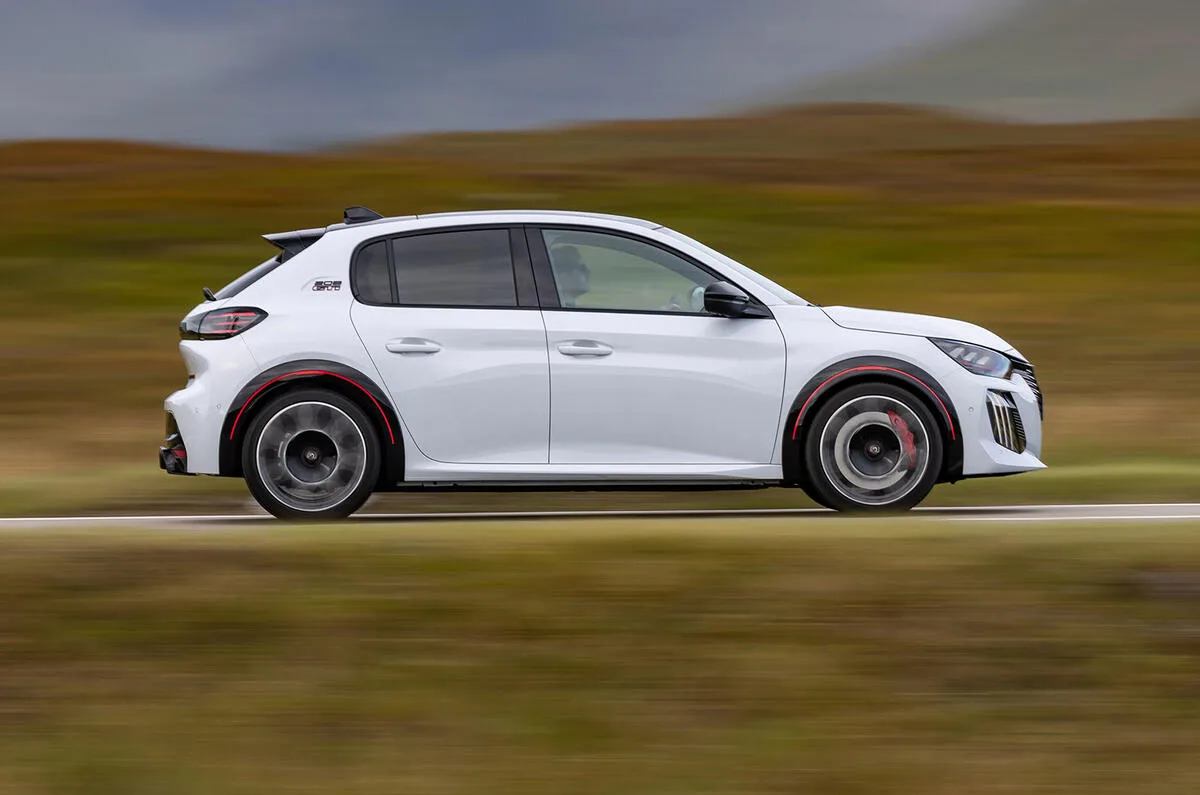 پژو e-208 GTi