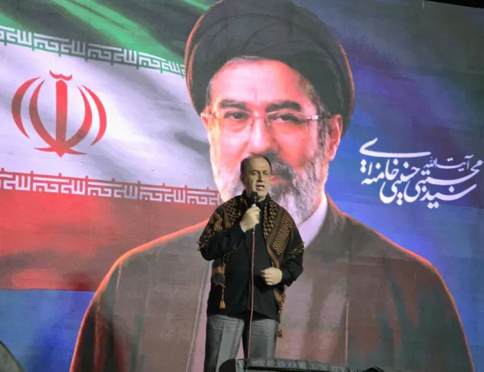 حاجی بابایی: اقتدار ایران در تنگه هرمز، پیام روشنی برای دشمنان است