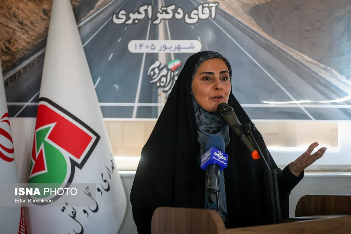 بازدید فرزانه صادق مالواجرد، وزیر راه و شهرسازی از راهدارخانه نیک‌پی