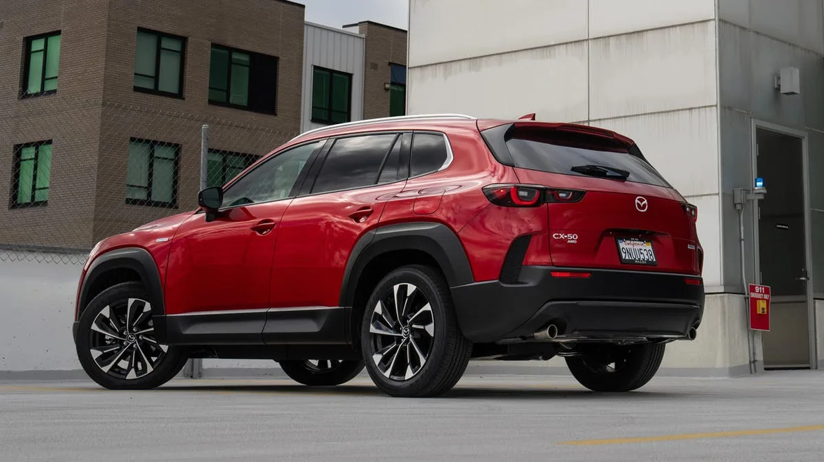 نمای جلو مزدا CX-50