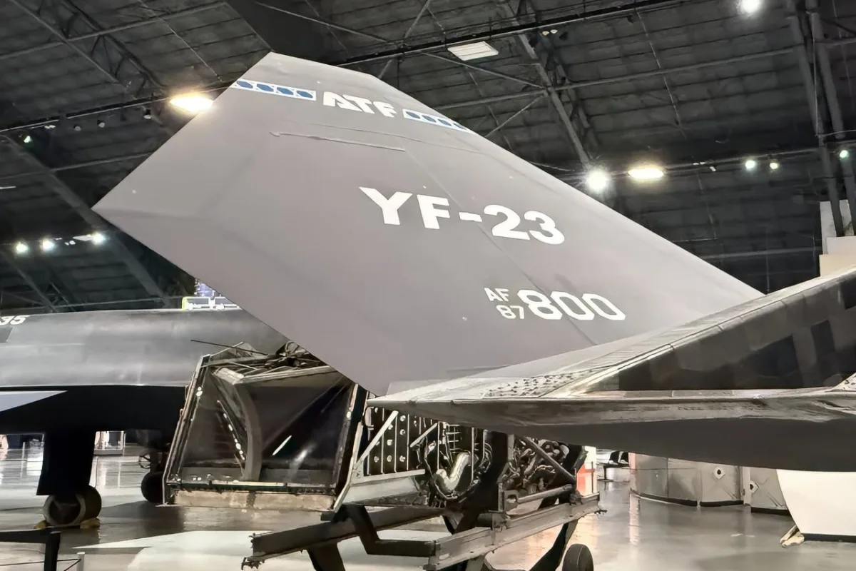 جنگنده YF-23