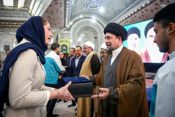 مراسم اختتامیه پنجمین جشنواره ملی «اتفاق» در حرم امام خمینی (ره)