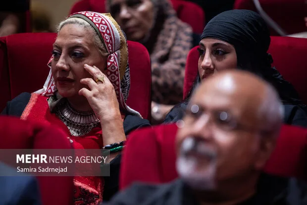 مراسم اهدای نشان درجه یک هنری به علیرضا داوودنژاد