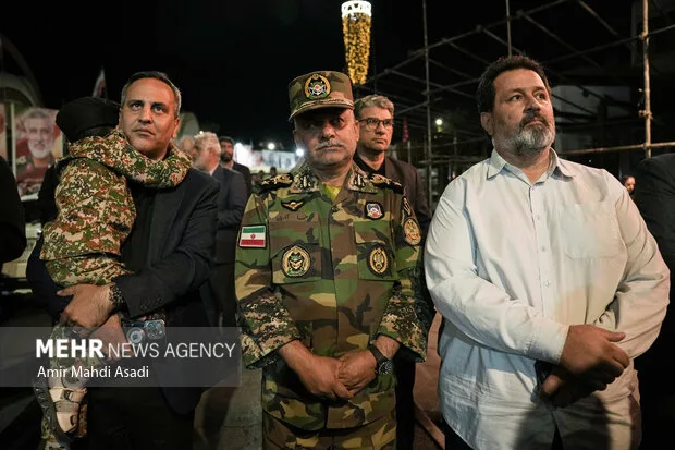 مراسم وداع با پیکر مطهر سردار شهید «حسین ظریفی» در اجتماعات شبانه مشهد