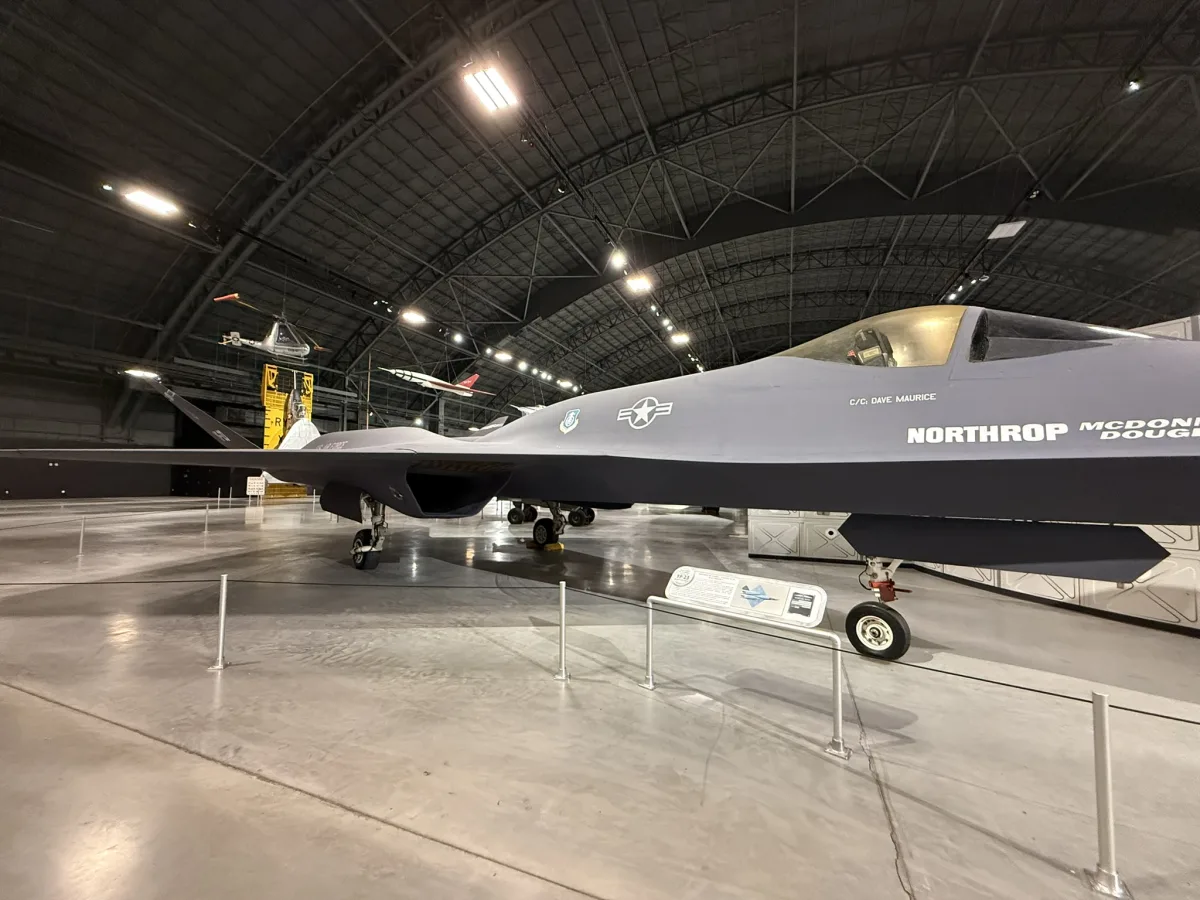جنگنده YF-23
