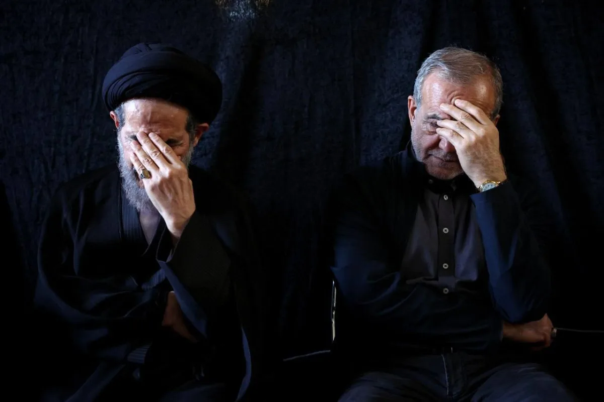 پزشکیان در مراسم بزرگداشت آیت الله شبیری زنجانی/ از احوالپرسی رئیس جمهور با نماینده سابق و همکار قدیمی تا اندوه رئیس دفتر رئیس دولت + تصاویر