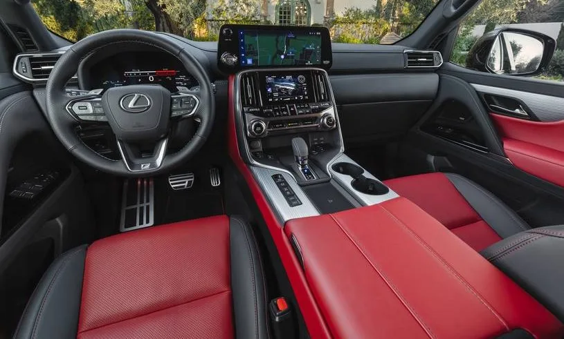 نمای کابین لکسوس LX600 F Sport