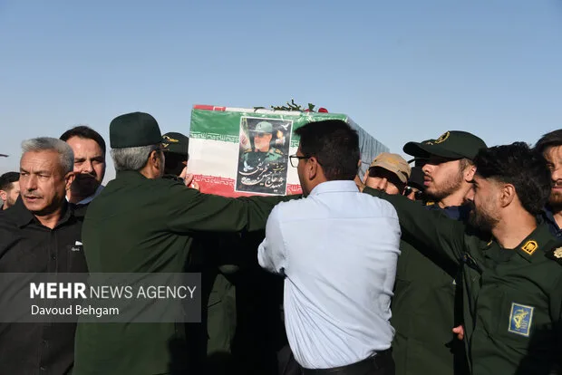 استقبال از پیکر سردار شهید ظریفی در فرودگاه مشهد