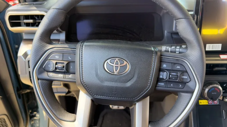 تویوتا RAV4