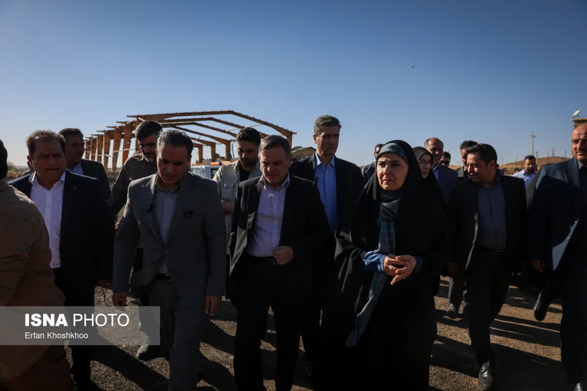 بازدید فرزانه صادق مالواجرد، وزیر راه و شهرسازی از راهدارخانه نیک‌پی