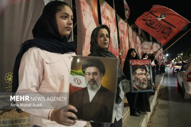 مراسم وداع با پیکر مطهر سردار شهید «حسین ظریفی» در اجتماعات شبانه مشهد