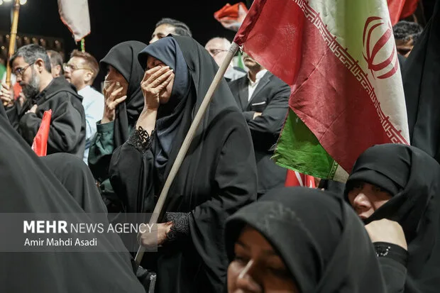 مراسم وداع با پیکر مطهر سردار شهید «حسین ظریفی» در اجتماعات شبانه مشهد
