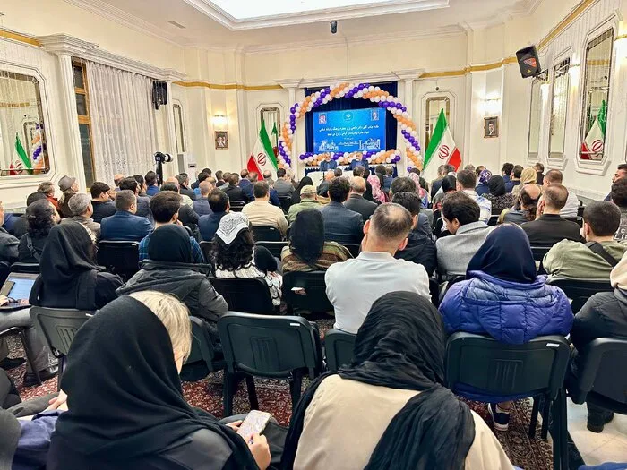 تأکید صالحی بر ترسیم نقشه راه مناسبات فرهنگی با روسیه/ هنرمندان، سفرای ملت هستند