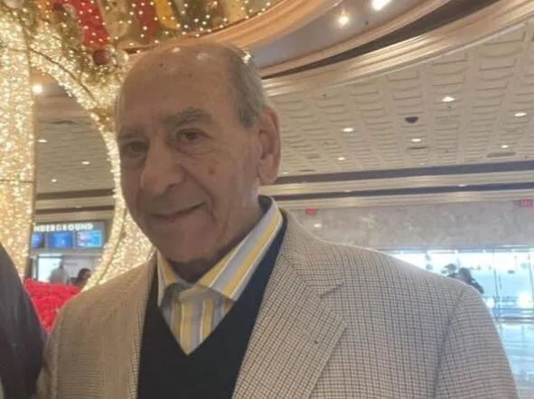 پرویز شیخان