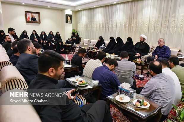 دیدار اصحاب رسانه با خانواده شهید لاریجانی