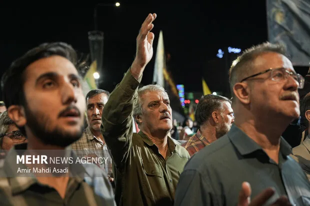 مراسم وداع با پیکر مطهر سردار شهید «حسین ظریفی» در اجتماعات شبانه مشهد