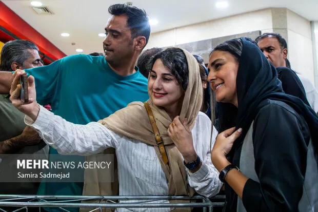 اکران مردمی فیلم سینمایی «اسکورت»