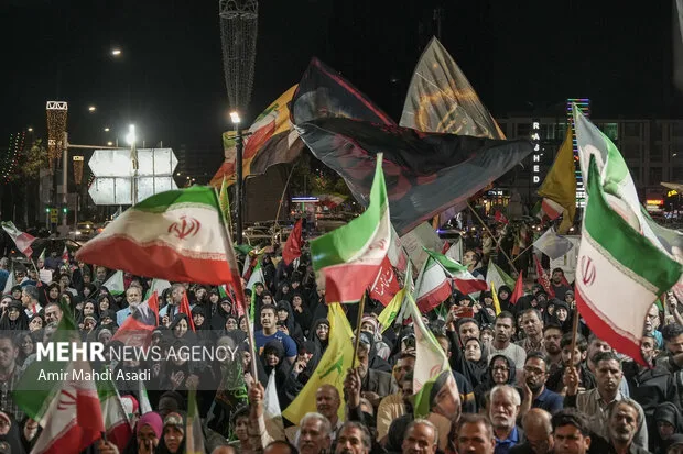 مراسم وداع با پیکر مطهر سردار شهید «حسین ظریفی» در اجتماعات شبانه مشهد