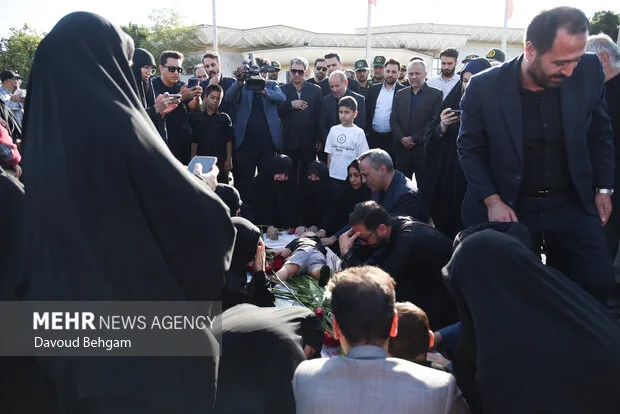 استقبال از پیکر سردار شهید ظریفی در فرودگاه مشهد