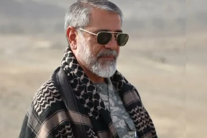شهید ظریفی: مرا پایینِ پای شهید شوشتری دفن کنید