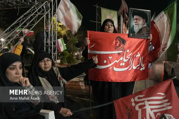 مراسم وداع با پیکر مطهر سردار شهید «حسین ظریفی» در اجتماعات شبانه مشهد