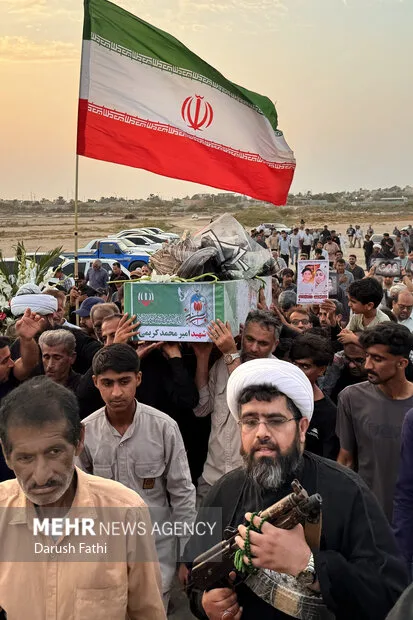 مراسم تشییع پیکر مطهر شهدای سیریک