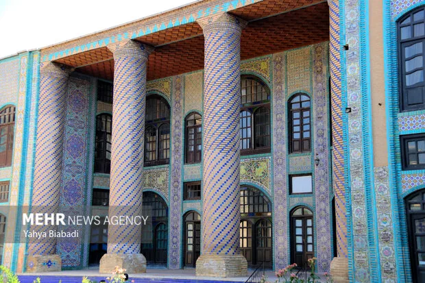شاهکار کاشینگاری در حصار رطوبت؛ تکیه معاونالملک در انتظار بودجه ملی
