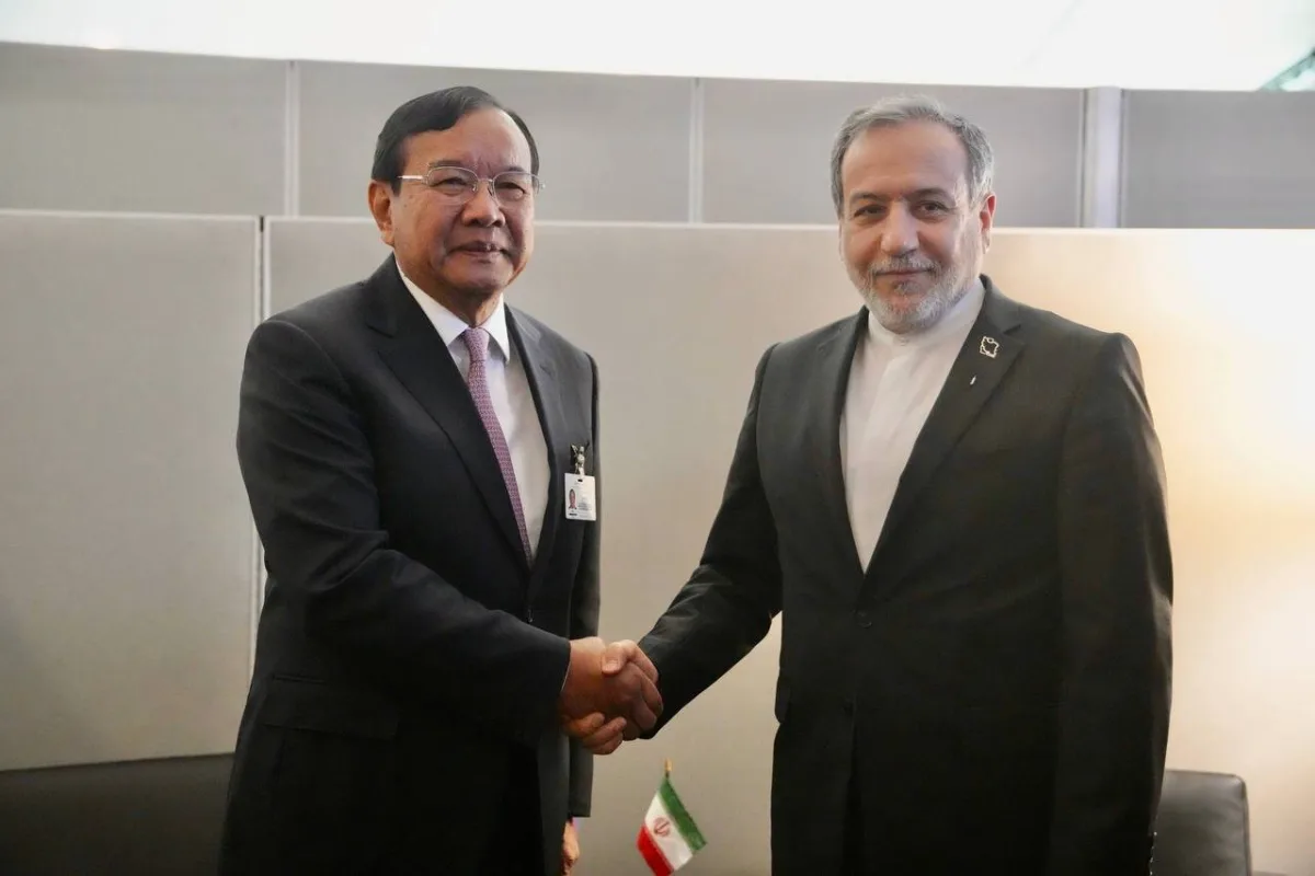 رایزنی عراقچی و فیدان درباره هرمز/هشدار درباره پیامدهای پیمانشکنی آمریکا/ رایزنی وزیر خارجه ایران با مالزی، الجزایر و مقامهای سازمان ملل + تصاویر