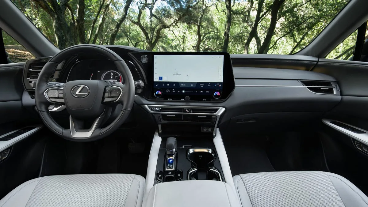 نمای کابین لکسوس RX 350 AWD مدل 2026