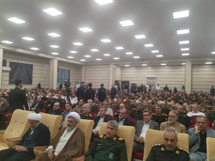 مراسم بزرگداشت و معارفه فرمانده انتظامی شرق استان تهران در حال برگزاری است