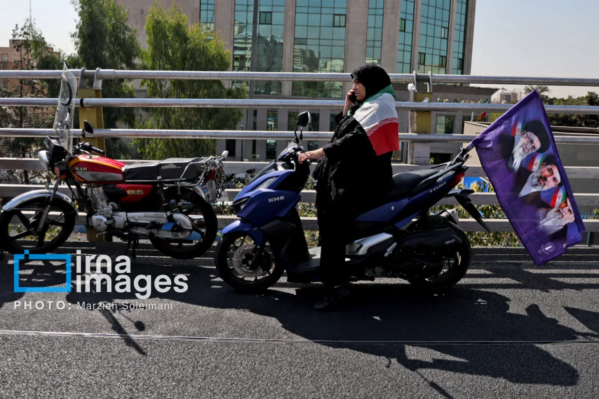 دختران موتورسوار در رزمایش جانفدا با حجاب و پوششهای متفاوت/ از موتورسواری با کلاه آفتابی تا بستن صورت به سبک انتفاضه فلسطین + تصاویر