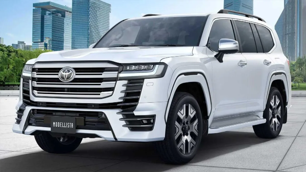نمای جلو تویوتا لندکروزر 300 کیت Modellista