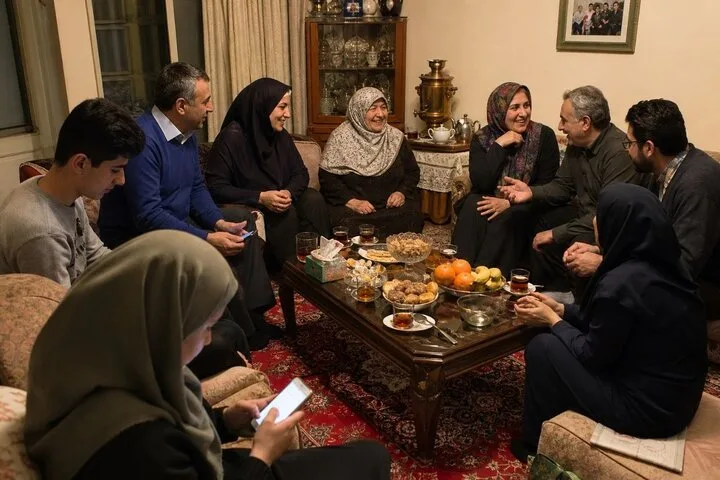 انزانی //// قسمت دوم/////وقتی گوشی جای گفتوگو، بازی و خاطرهسازی خانوادگی را میگیرد