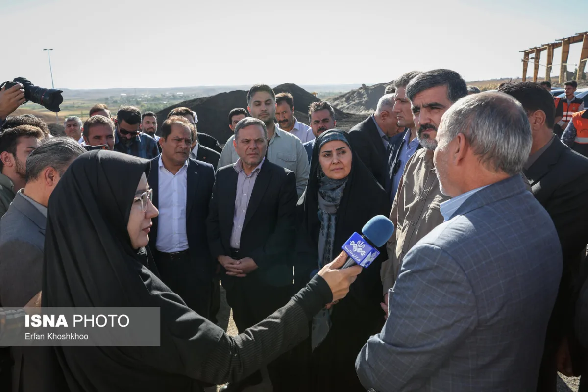 بازدید فرزانه صادق مالواجرد، وزیر راه و شهرسازی از راهدارخانه نیک‌پی